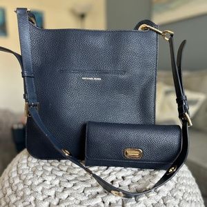 Navy MICHAEL KORS Crossbody Messenger Tote & Matching Wallet